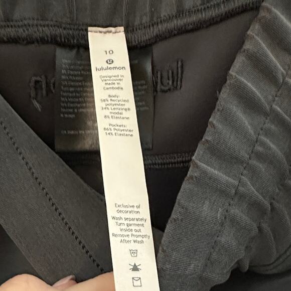Lululemon Soft Ambitions Softstreme High Rise Crop Graphite Grey Size 10 NWOT - Picture 7 of 11